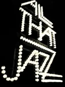 Η Παράσταση Αρχίζει