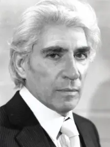 Frank Finlay
