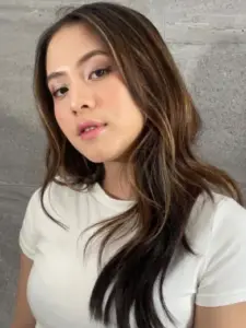 Adhisty Zara