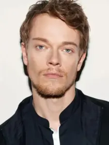 Alfie Allen