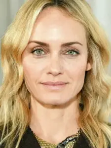 Amber Valletta