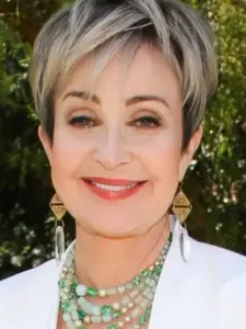 Annie Potts