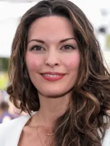 Alana de la Garza