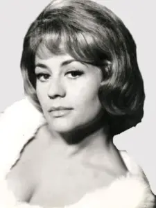 Annie Girardot