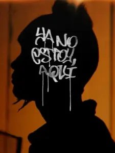 Δεν Είμαι Πια Εδώ / Ya no estoy aquí