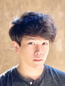 Aleks Le