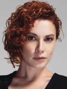Açelya Topaloğlu