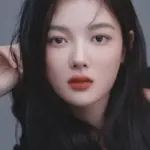 Kim Yoo-jung (Kim You-jung)