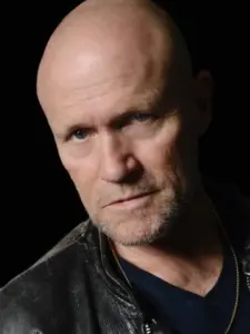 Μάικλ Ρούκερ (Michael Rooker)