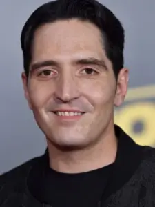 Ντέιβιντ Ντασμάλτσον (David Dastmalchian)