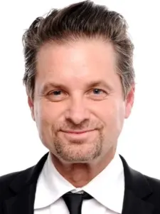 Σέι Γουίγκαμ (Shea Whigham)