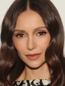 Νίνα Ντόμπρεβ (Nina Dobrev)