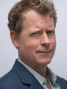 Γκρεγκ Κινίαρ (Greg Kinnear)