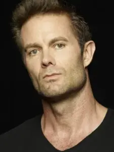 Garret Dillahunt