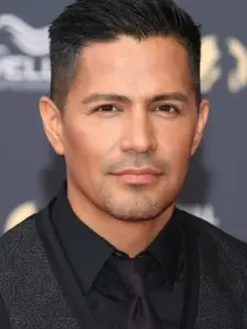 Jay Hernandez