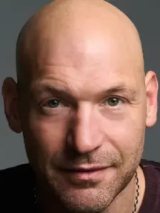 Κόρεϊ Στολ (Corey Stoll)