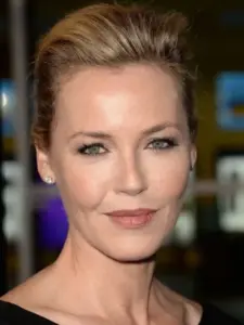 Connie Nielsen