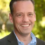 Ντι Μπράντλεϊ Μπάκερ (Dee Bradley Baker)
