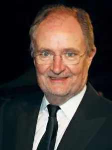 Τζιμ Μπρόντμπεντ (Jim Broadbent)