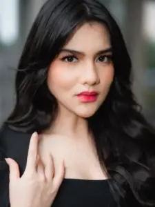 Davina Karamoy