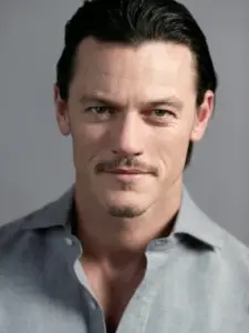 Λουκ Έβανς (Luke Evans)