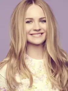 Μπριτ Ρόμπερτσον (Britt Robertson)