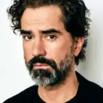 Χάμις Λινκλέιτερ (Hamish Linklater)
