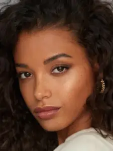 Ella Balinska