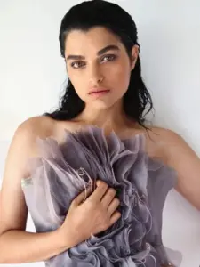 Eve Harlow