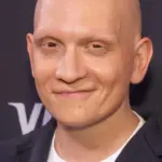 Άντονι Κάριγκαν (Anthony Carrigan)