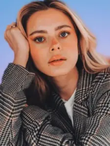 Elli Rhiannon Müller Osborne