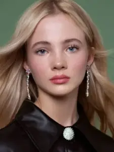 Φρέια Άλαν (Freya Allan)