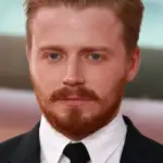 Τζακ Λόουντεν (Jack Lowden)
