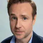 Ρέιφ Σπολ (Rafe Spall)