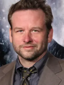 Dallas Roberts
