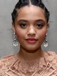 Kiersey Clemons