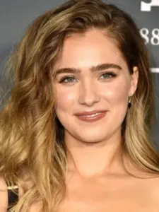 Haley Lu Richardson