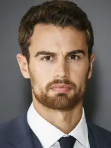 Τέο Τζέιμς (Theo James)