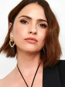 Shelley Hennig