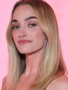 Brianne Howey