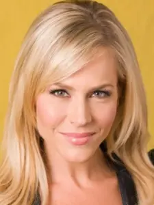 Julie Benz