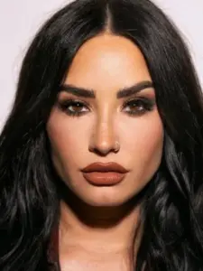 Ντέμι Λοβάτο (Demi Lovato)