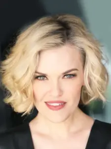 Κάρι Γουόλγκρεν (Kari Wahlgren)