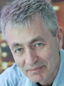 Steve James