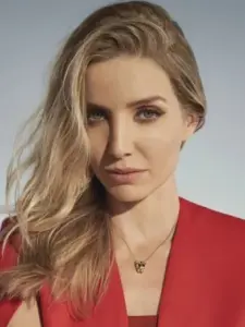 Άναμπελ Γουόλις (Annabelle Wallis)