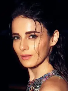 Radhika Madan (Radhikka Madan)