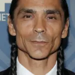 Ζαν ΜακΚλάρνον (Zahn McClarnon)