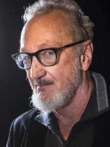 Robert Englund