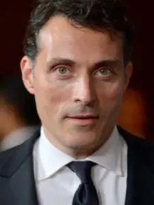 Ρούφους Σιούελ (Rufus Sewell)