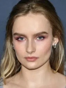 Olivia DeJonge